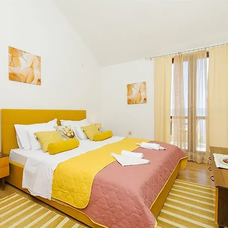 House Miroslav * Podgora (Split-Dalmatia)