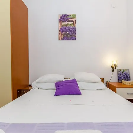 House Miroslav Holiday home Podgora