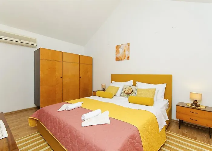 House Miroslav בית נופש פודגורה