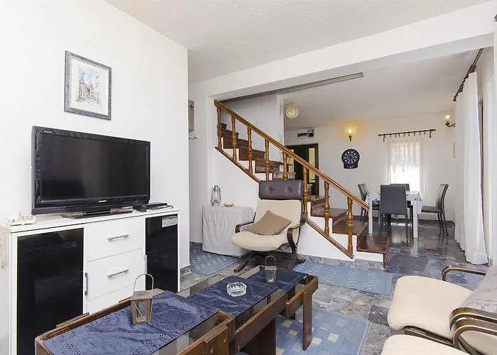 בית נופש House Miroslav